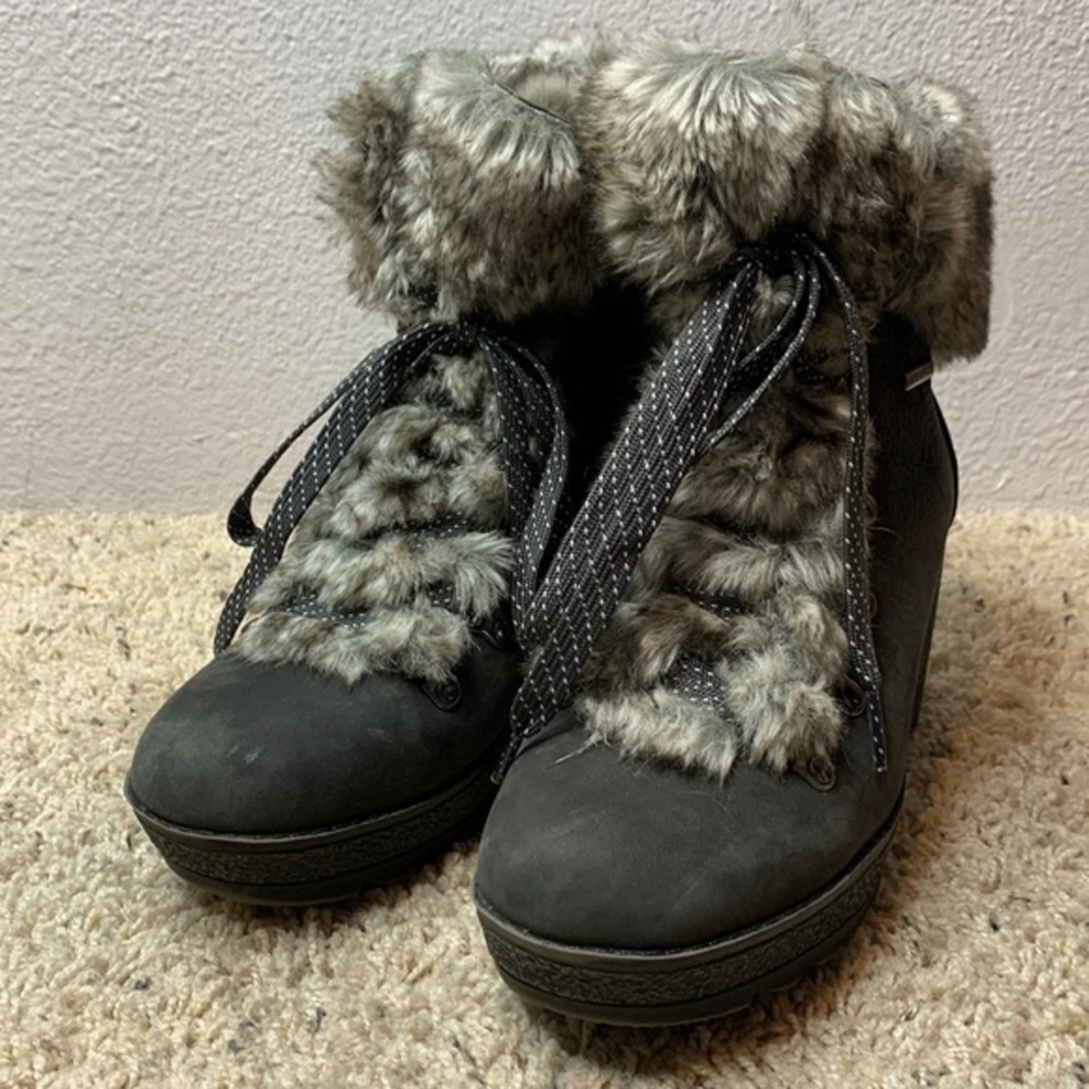 COUGAR Waterproof Penny Faux Fur-Trim Nubuck Winter Wedge Ankle Boots Pewter Sz7 - Picture 8 of 12